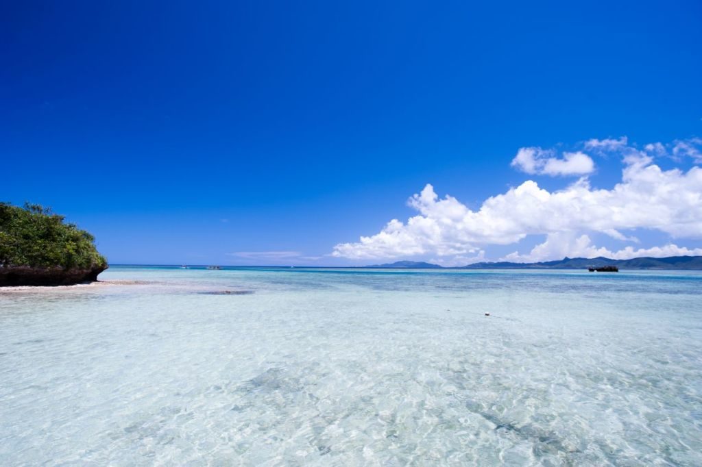 川平湾のビーチ